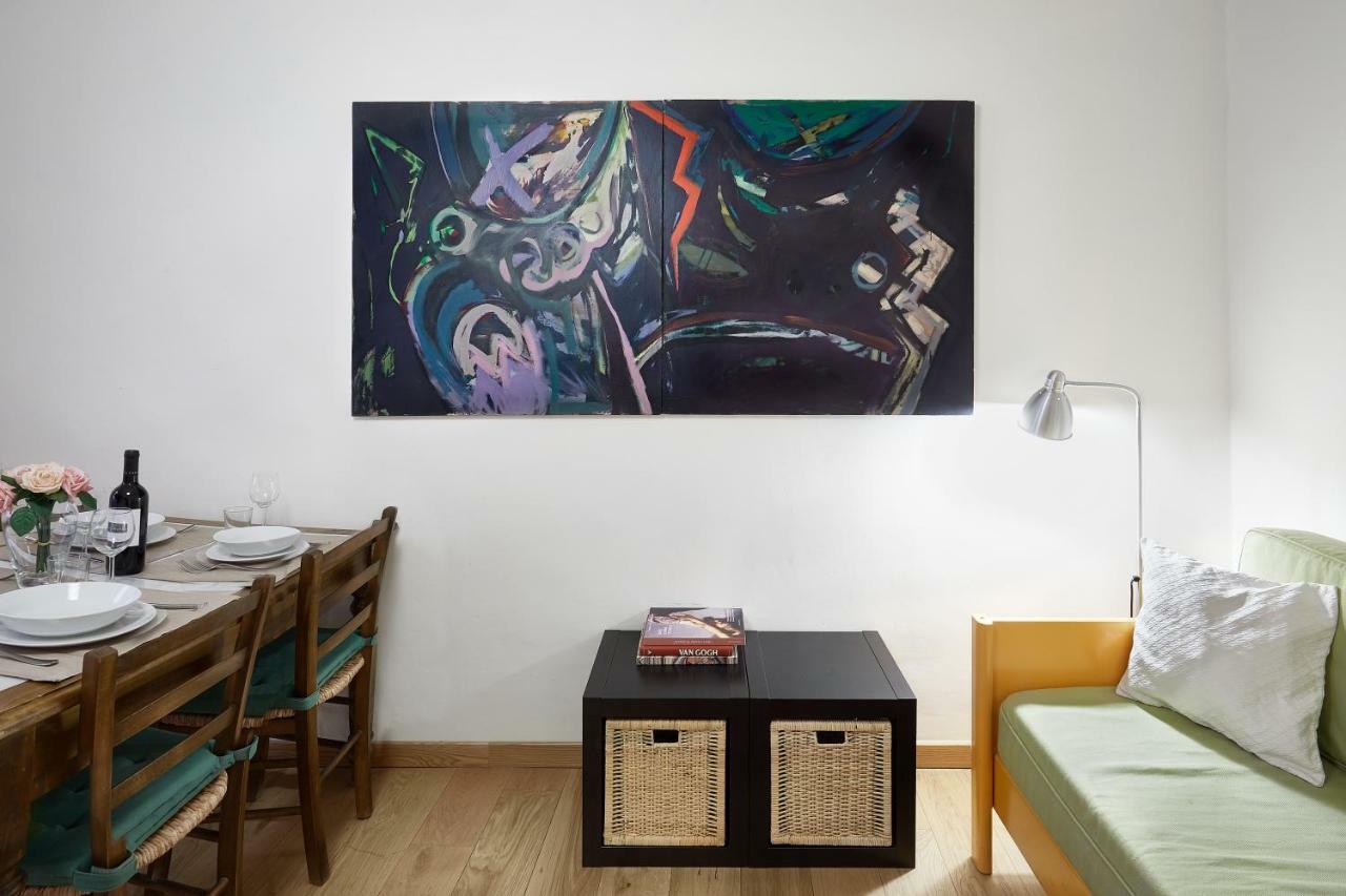 - The Butterflies Apartment *
